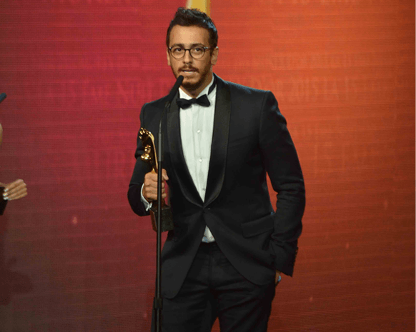 سعد المجرد يستقبل والده من الحج ولكنه حزين!